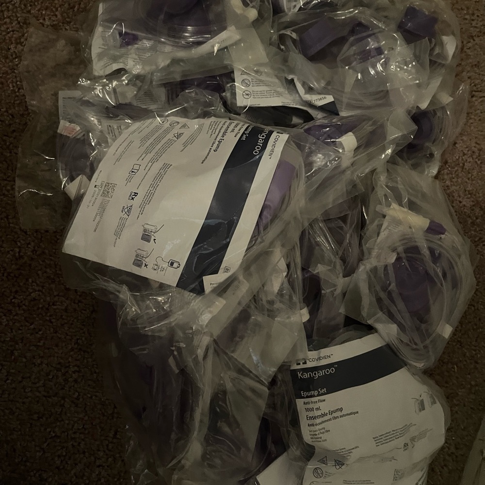 Kangaroo bags Joey formula 
1000ml Pump Bags
23 bags 2 different